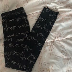 Black NYC skyline leggings